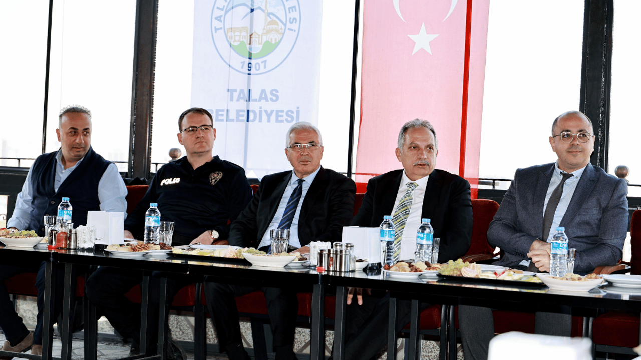 Talas'ta muhtarlar toplandı: Planlanan hizmetler masaya yatırıldı!