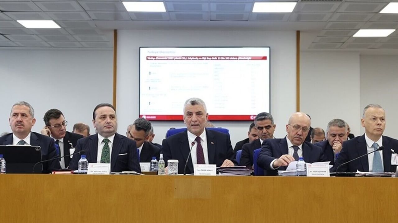 Ticaret Bakanından ekonomi hakkında önemli açıklamalar! Bakan 2025 hedeflerini açıkladı!