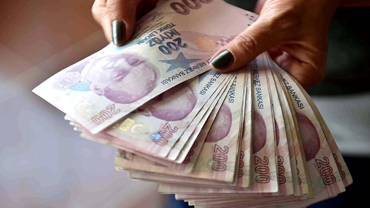 Emekliler bu rakamı sevmedi! İşte yeni yılda verilecek en düşük emekli maaşı