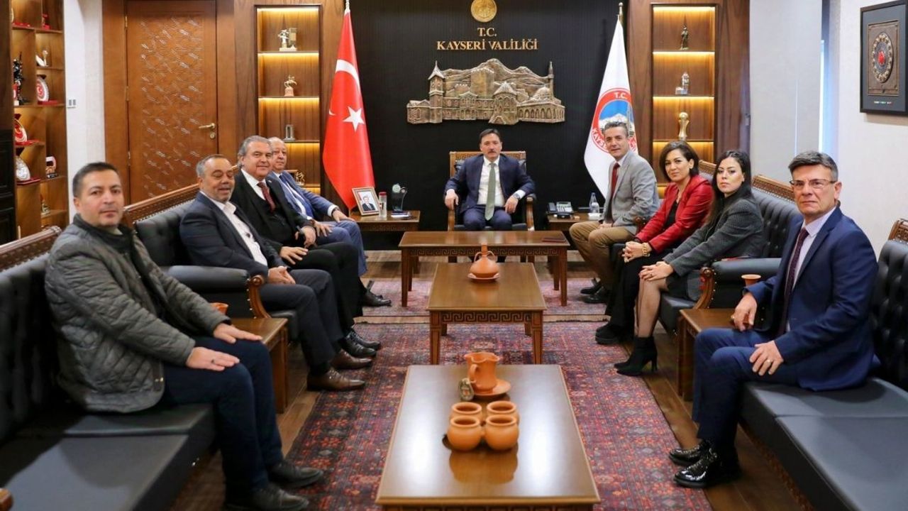 İYİ Parti’den Kayseri Valisi’ne dikkat çeken ziyaret
