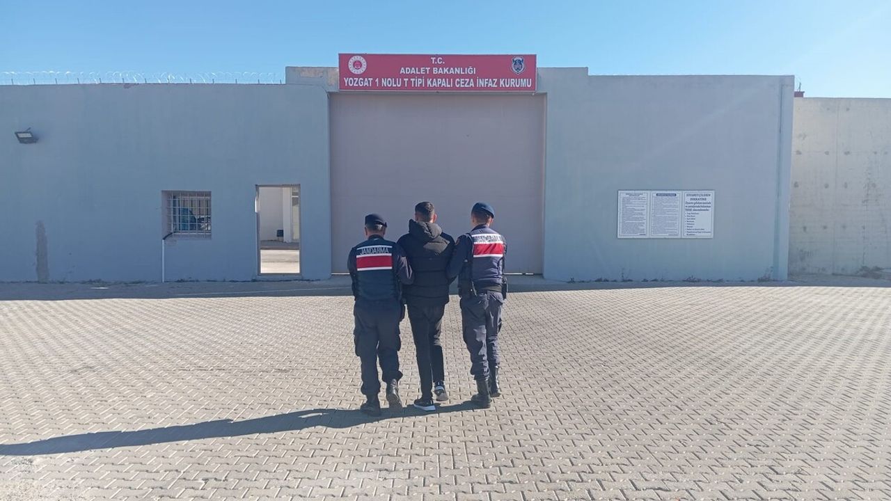 Cezaevi firarisi sahte kimlikle daha fazla kaçamadı!