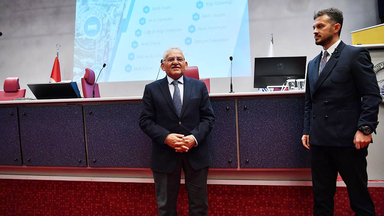 Kayseri'de öğretmenlere 'Akıllı Şehir ve Gelecek'