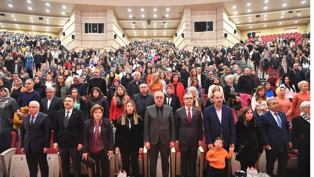 Kayseri’de Özel Çocuklardan Muhteşem Performans