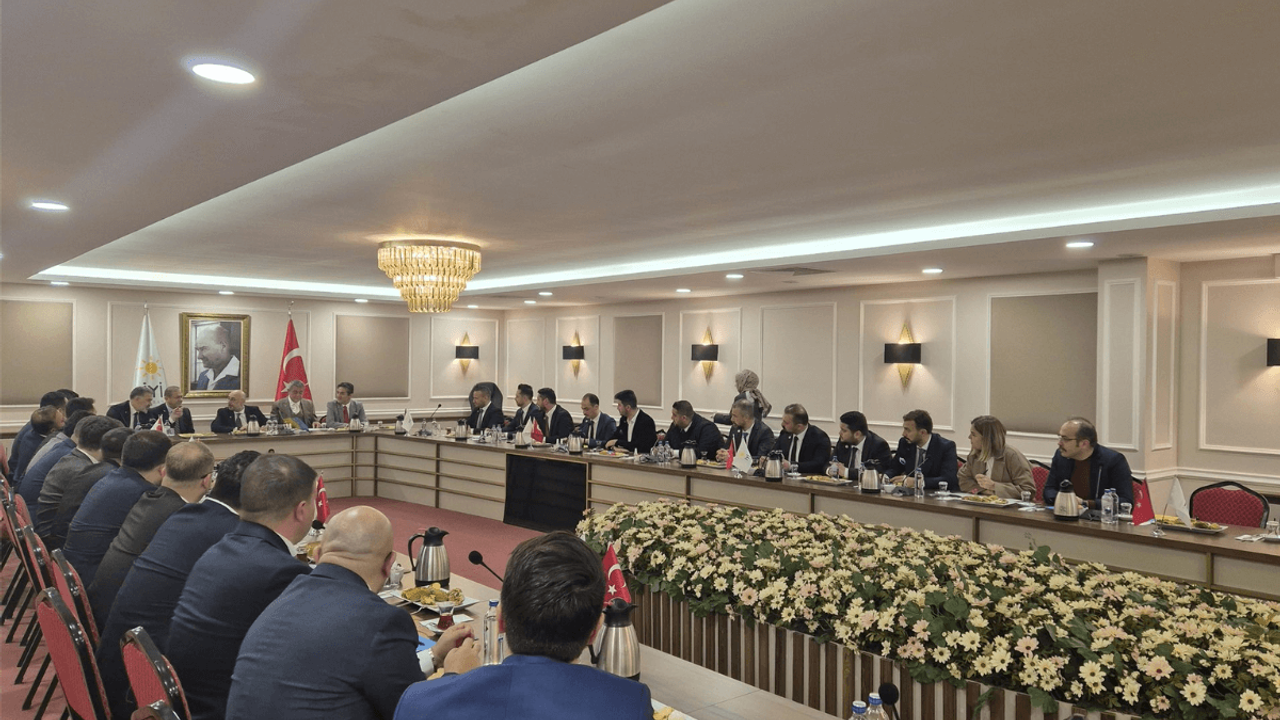 Kayserili iş adamları ve siyasetçileri bir araya getiren toplantı!