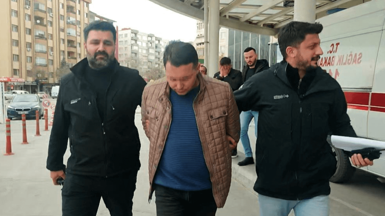 Çalıştığı depodan milyonluk vurgun yaptı! Müşteri kılığındaki polise yakalandı!