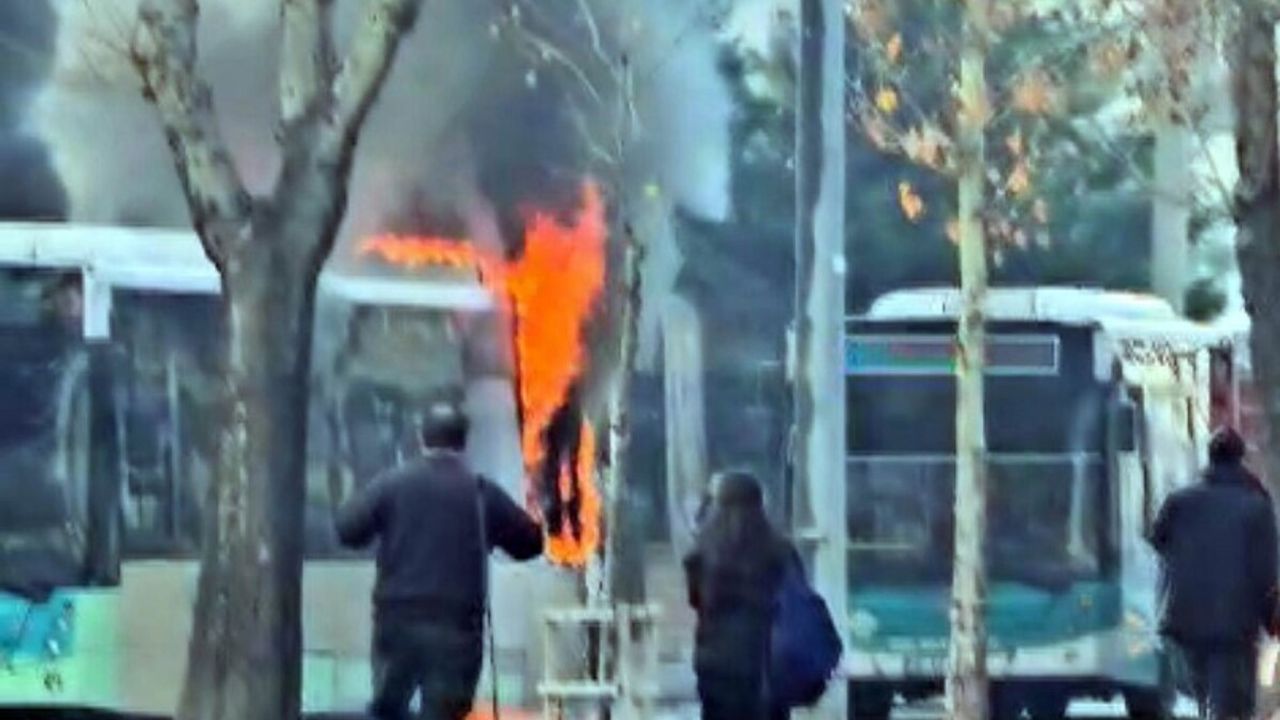 Kayseri’de seyir halinde olan halk otobüsü alevlere teslim oldu!
