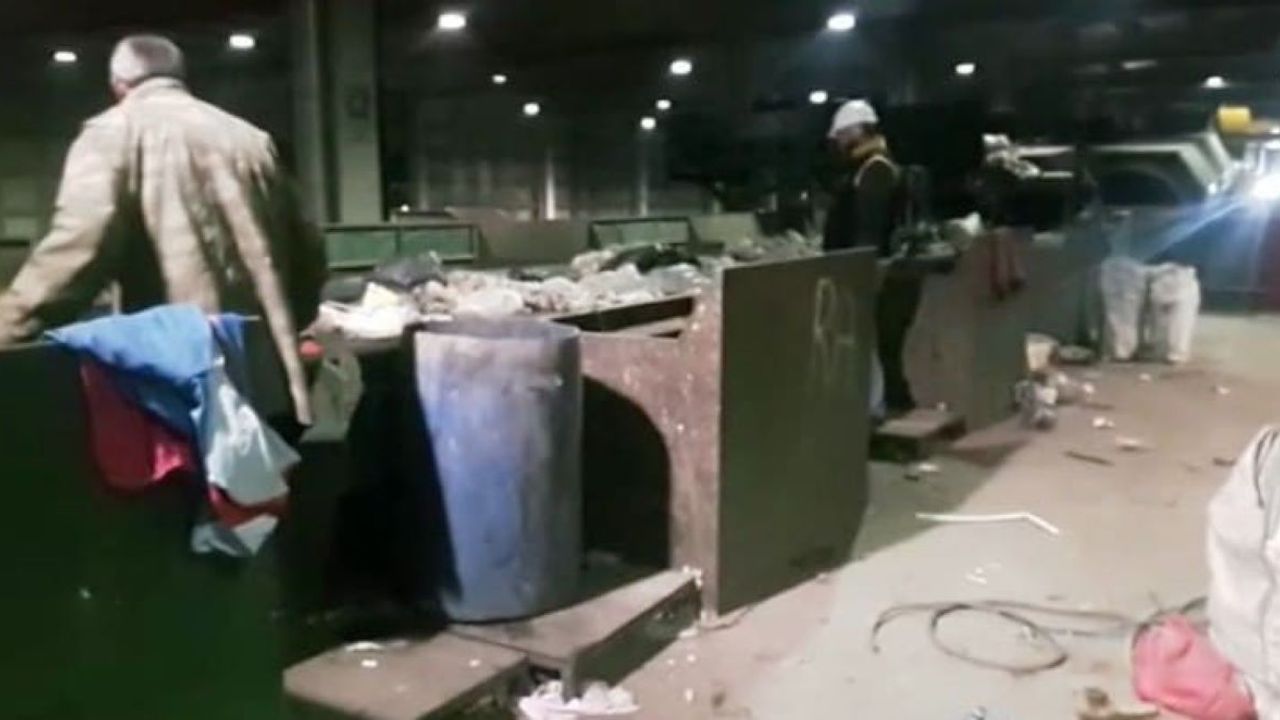 Çöp ayrışımı yapan işçiler, bebek cesedi buldu!