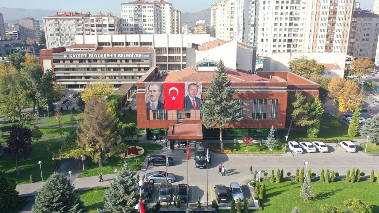 Kayseri Büyükşehir Belediyesi'nde değişiklik! Somtaş yerine gelen isim belli oldu