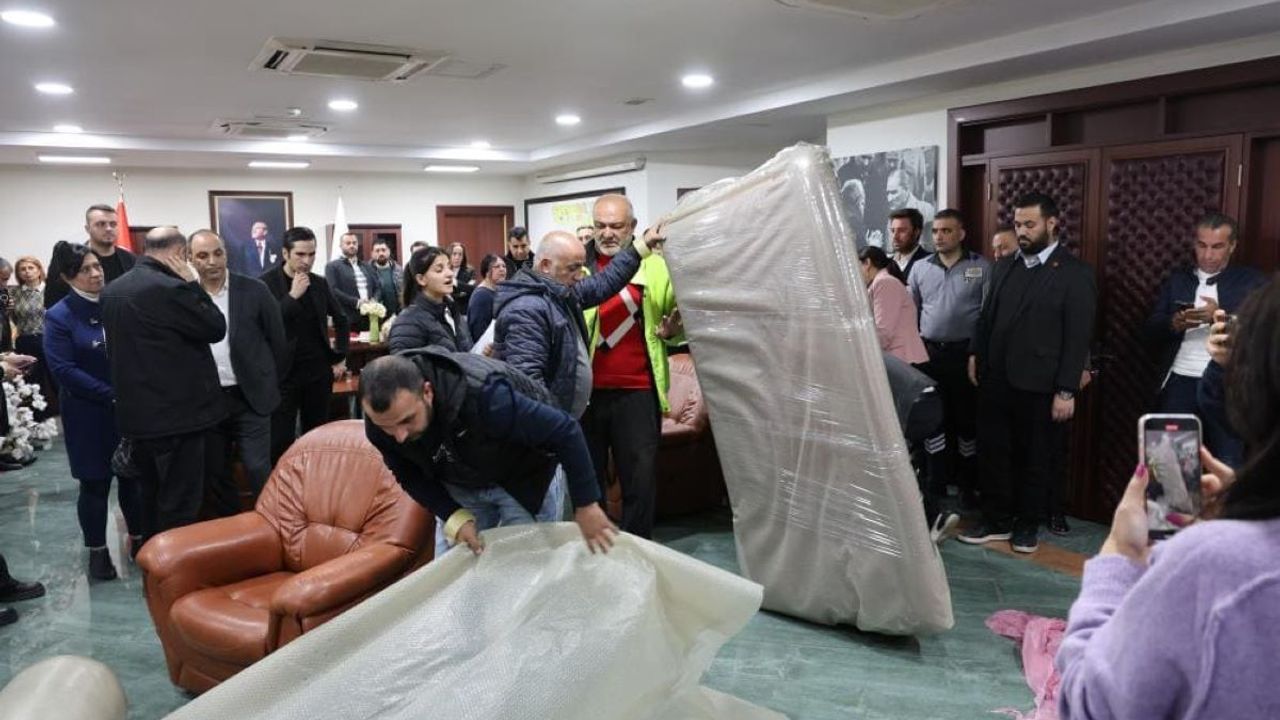 CHP’li belediyeye haciz şoku: Makam odası boş kaldı!