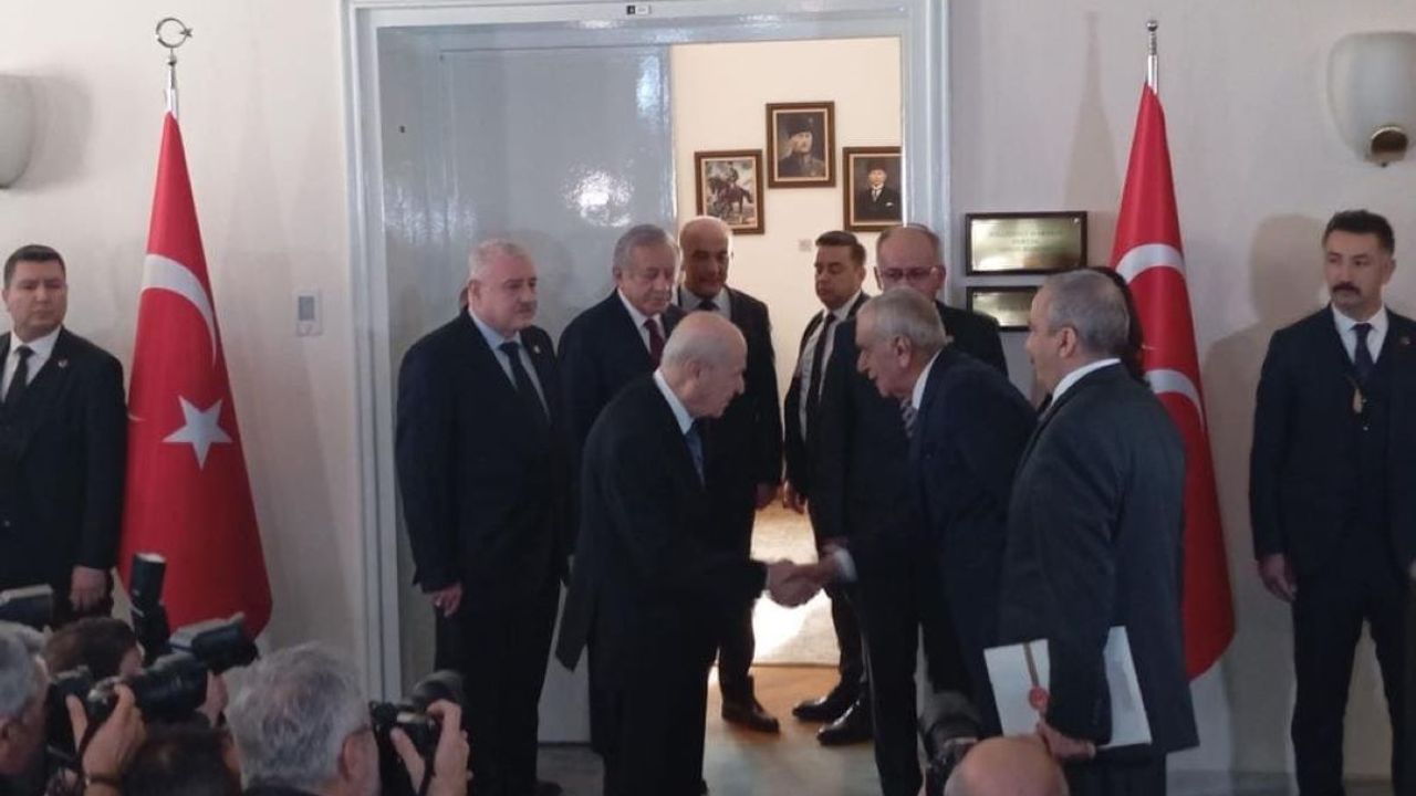 DEM MHP görüşmesi için dikkat çeken çıkış: Sürecin MHP üzerinden yürütülmesini doğru bulmuyoruz