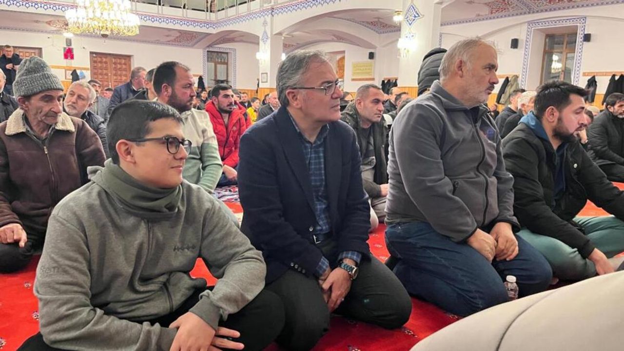 Hacılar halkı Regaip Kandilinde bir araya geldi!