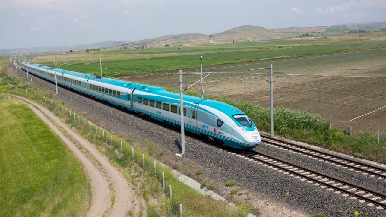 Tren fiyatlarına yeni yıl tarifesi: Zam geldi!