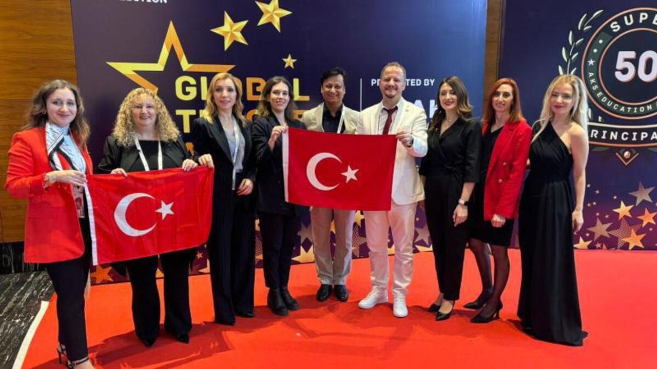 Kayseri’de 13 yıldır görev yapan öğretmen Hindistan’da ödül aldı!