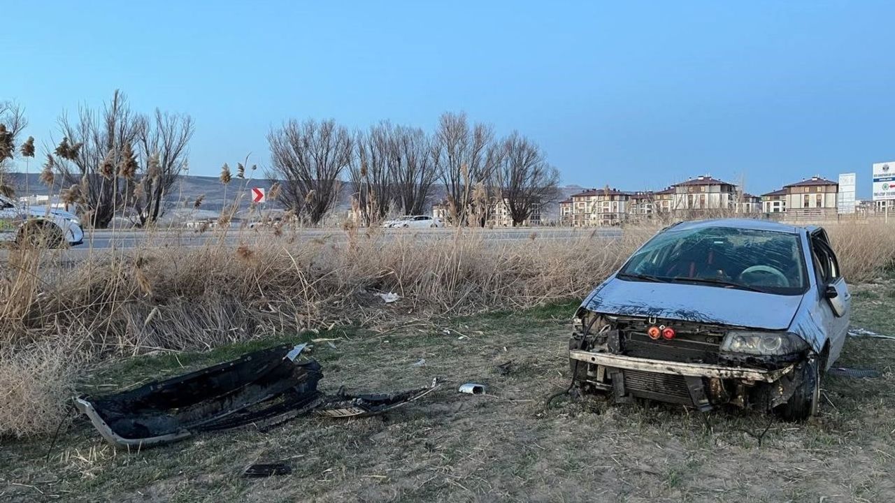 Kayseri'de takla atan otomobil araziye uçtu!
