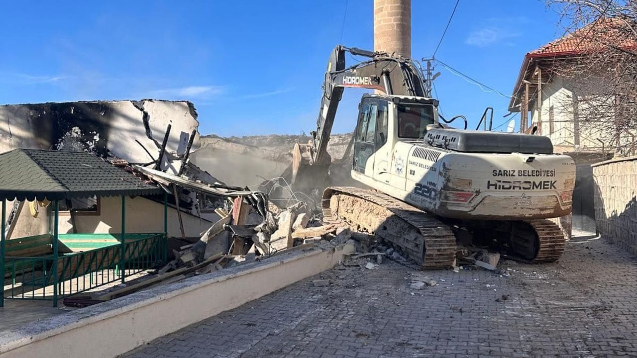 Kayseri’deki o yapının yıkımına başlandı: Dernek kurularak, yeniden inşa edilecek!