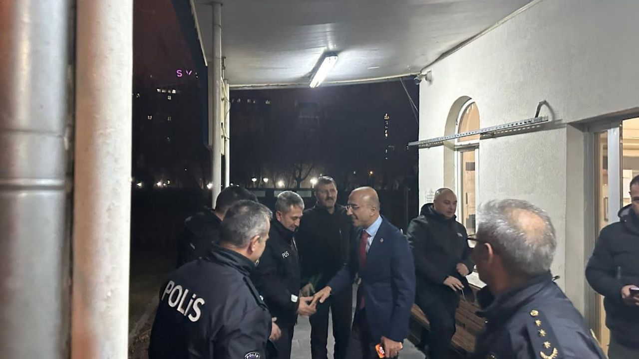Kayserili vekil yılbaşında tam mesai yaptı!
