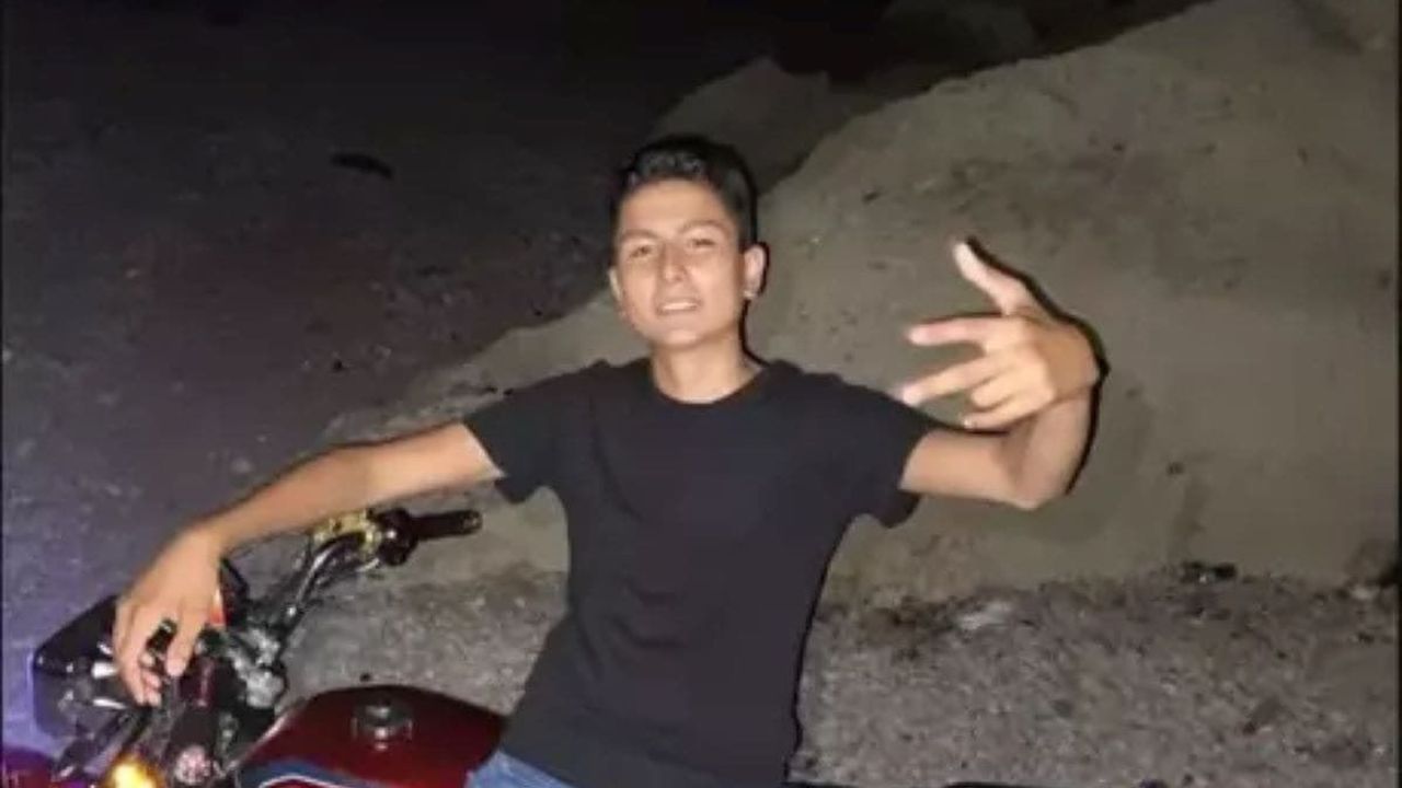 Kontrolden çıkan otomobil önce araçlara sonra yayalara çarptı: 1 ölü, 3 yaralı!