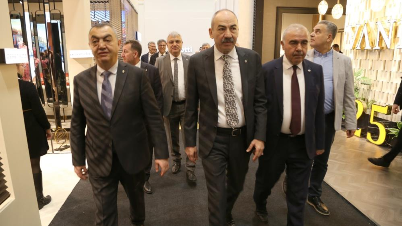 İstanbul Mobilya Fuarı’nda Kayseri rüzgarı! KTO ve KAYSO o firmaları yalnız bırakmadı!