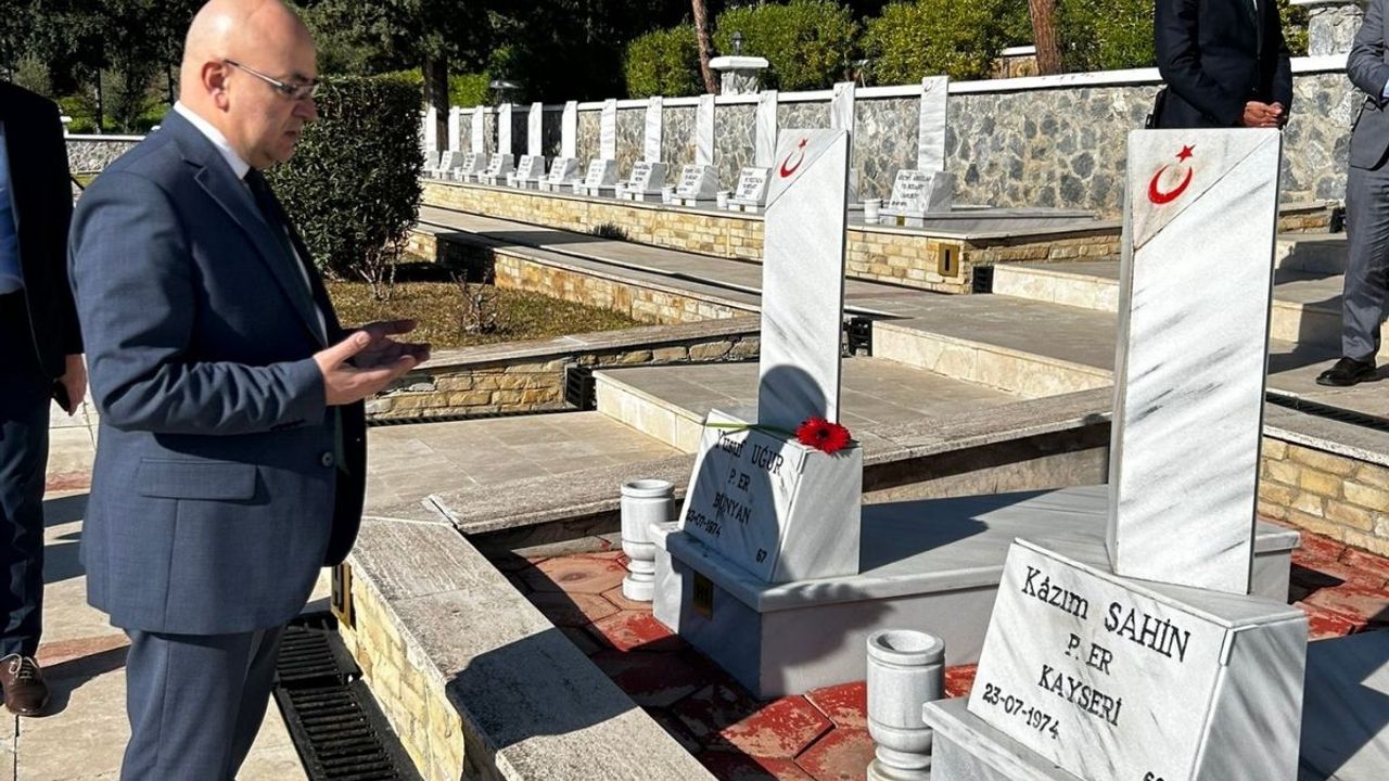 AK Parti Milletvekili Kıbrıs’ta Kayseri şehitlerini ziyaret etti!