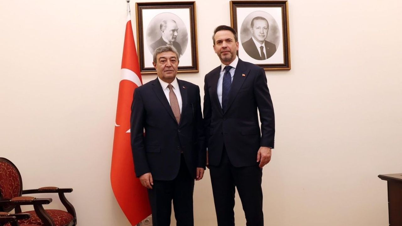 Milletvekili Ataş Bakan Bayraktar’a Kayseri’nin sorunlarını iletti!