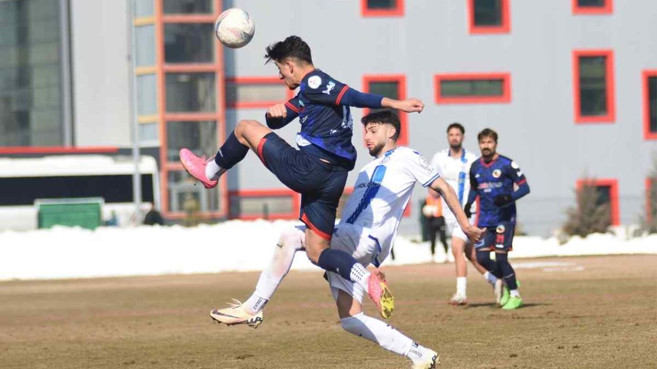 Erciyes 38 FK evinde ağır yara aldı!