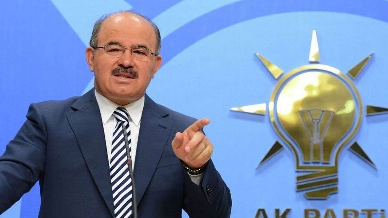 AKP’li eski bakan ateş püskürdü: Bir bunak gitti, yerine bir manyak geldi!