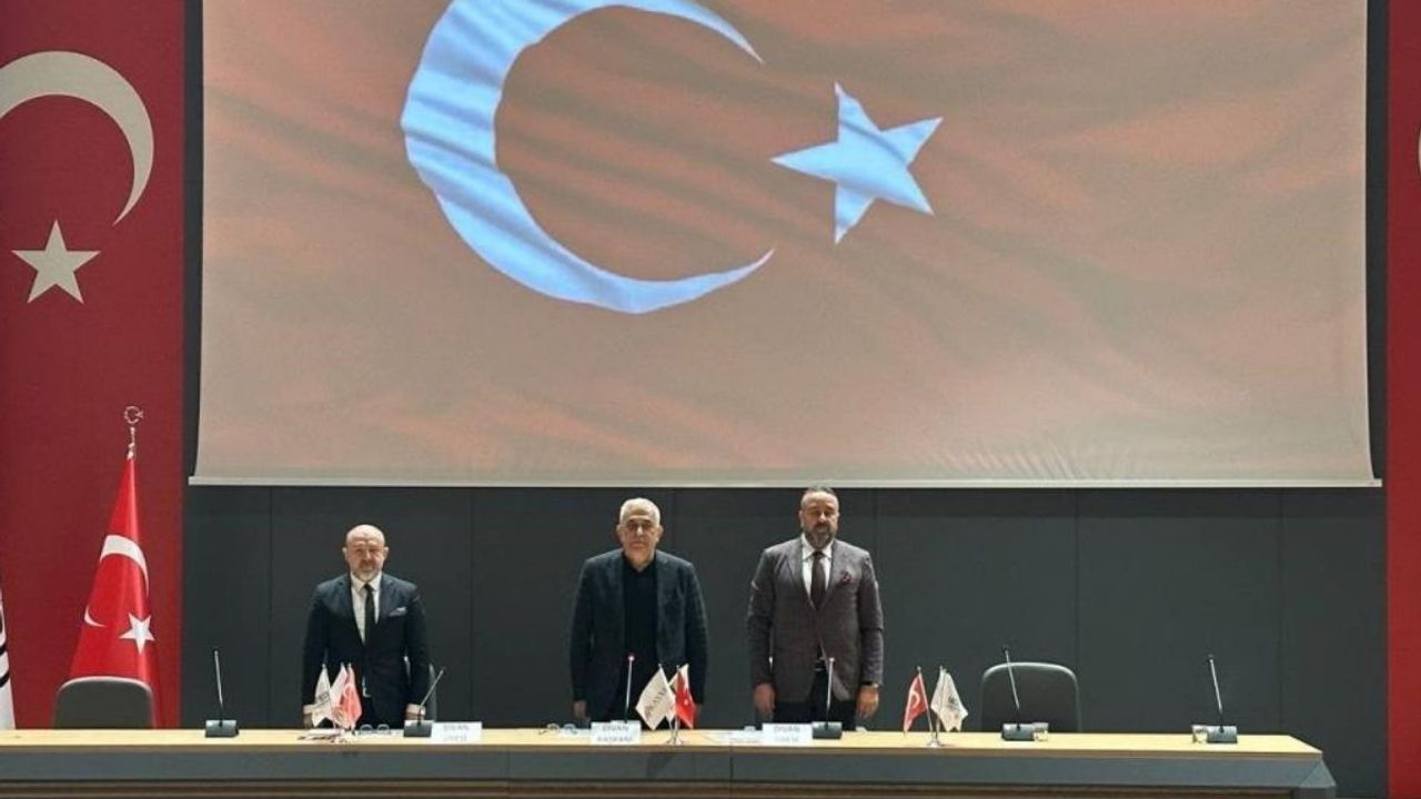 Kayseri Mobilya Sanayicileri Derneği’nde  ( kaymos )Mehmet Yalçın Başkanlığa Seçildi