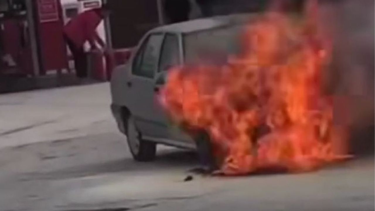 Kayseri’de seyir halindeki otomobil cayır cayır yandı!