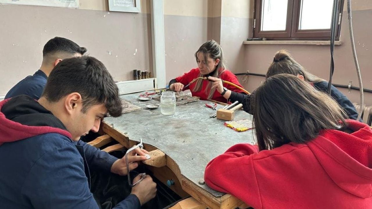 Kayseri’nin ‘Altın kızları’ yapamazsın diyenlere inat emin adımlarla ilerliyor!
