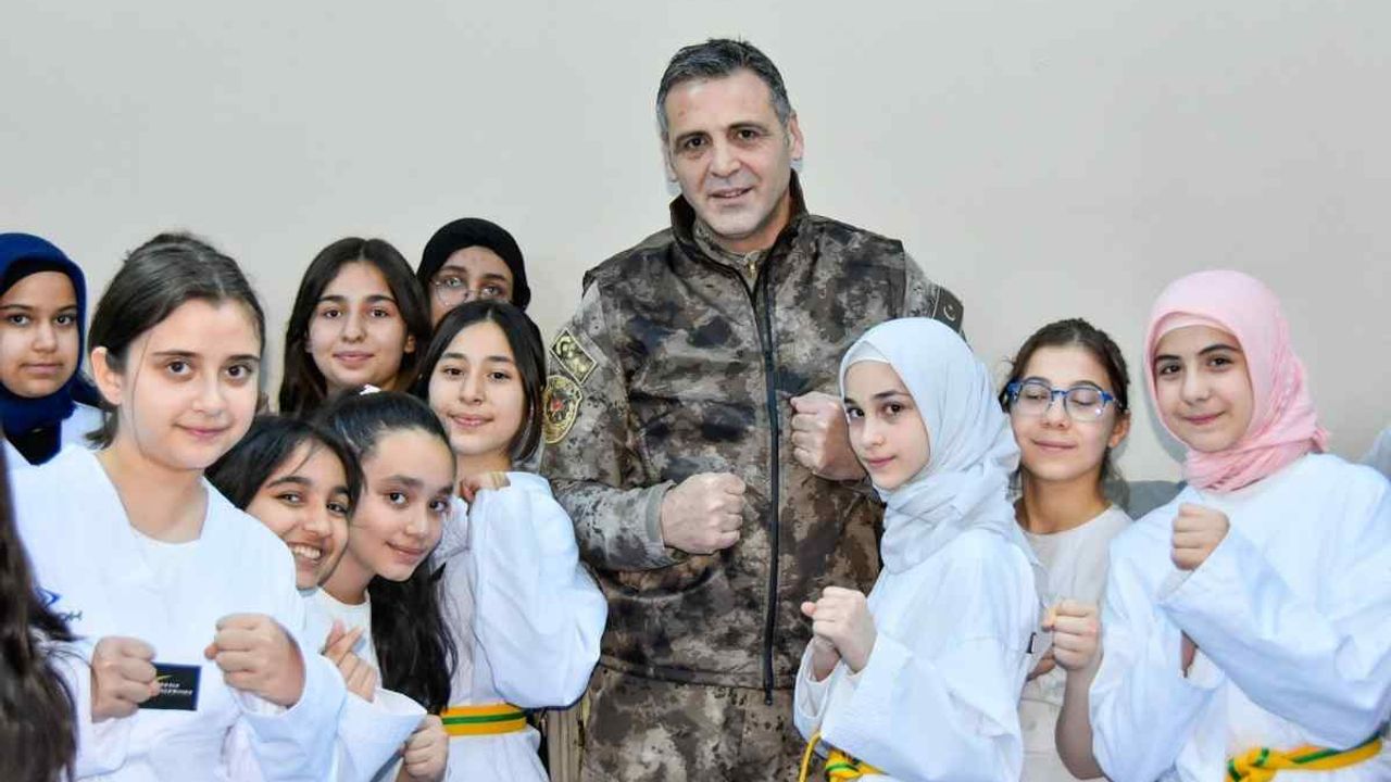 Kayseri Emniyet Müdürü Atanur Aydın Erva Spor Kulübünde genç sporcularla bir araya geldi!