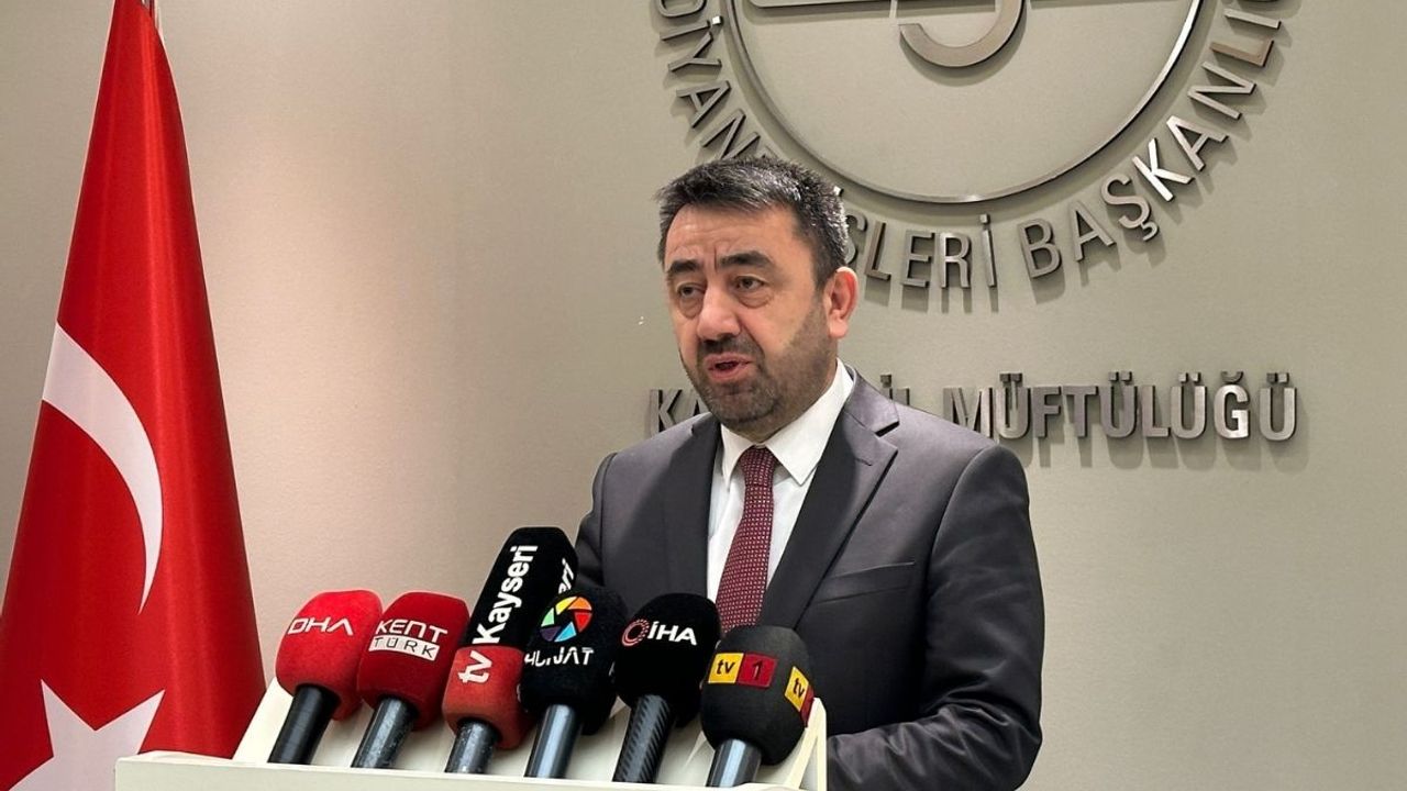 Kayseri İl Müftüsü'nden kandil açıklaması: Peygamberimizin Rabbine bu gece çok dua ettiği bizim için ölçüdür!