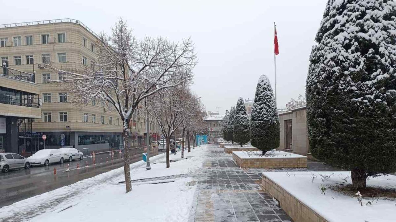 Kayseri'de o ilçeye kar engeli!