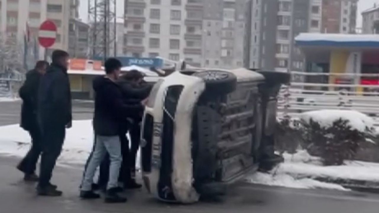 Kayseri’de devrilen aracı bakın nasıl kurtardılar!