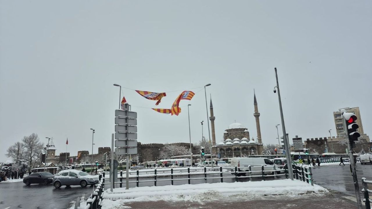 Kayseri'de kar yağışı kaç gün sürecek? Meteoroloji'den açıklama geldi