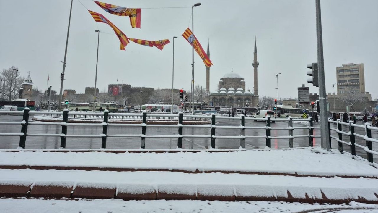 Kayserililer güne böyle uyandı! Meteoroloji'den uyarı