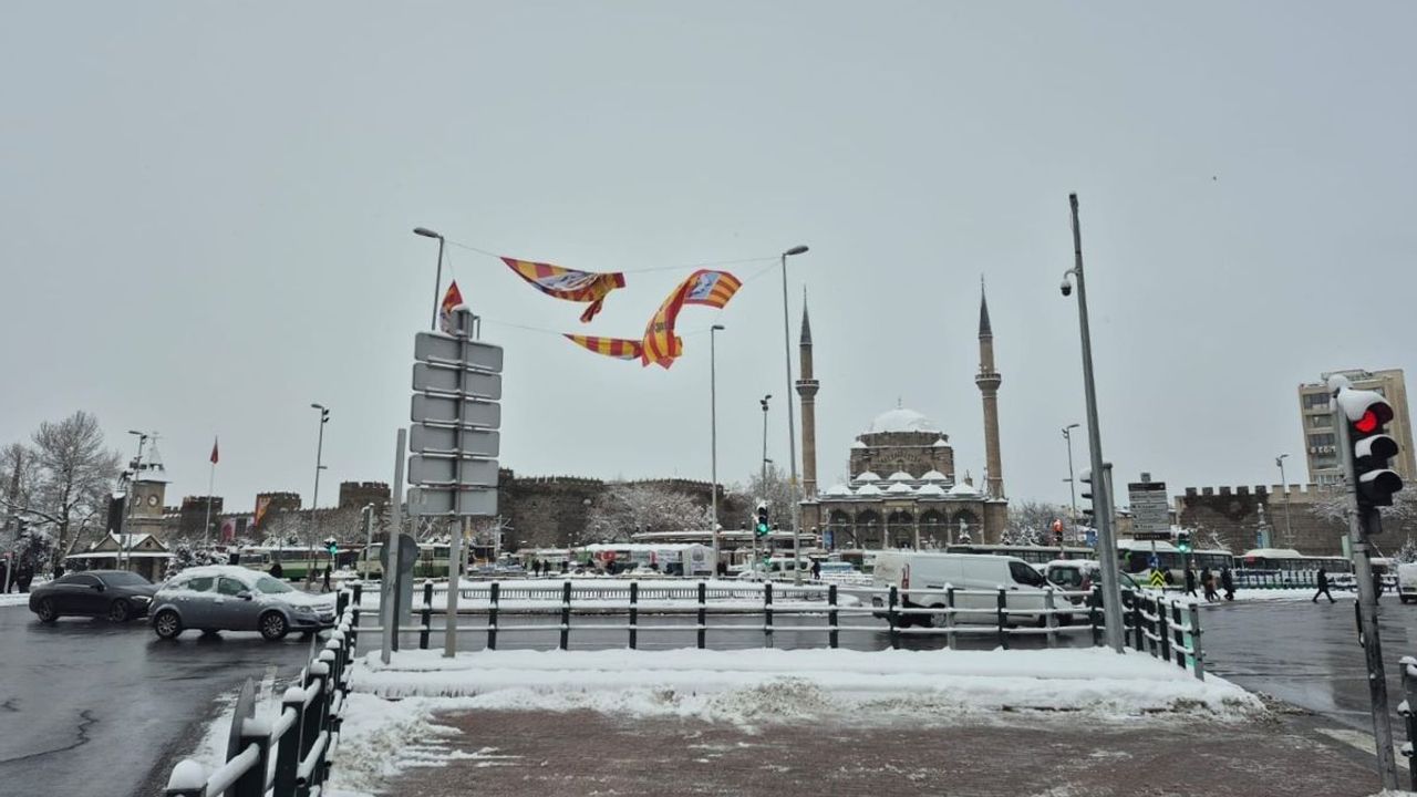 Kayseri’ye kara kış yeniden geliyor! Meteoroloji’den art arda uyarılar geldi