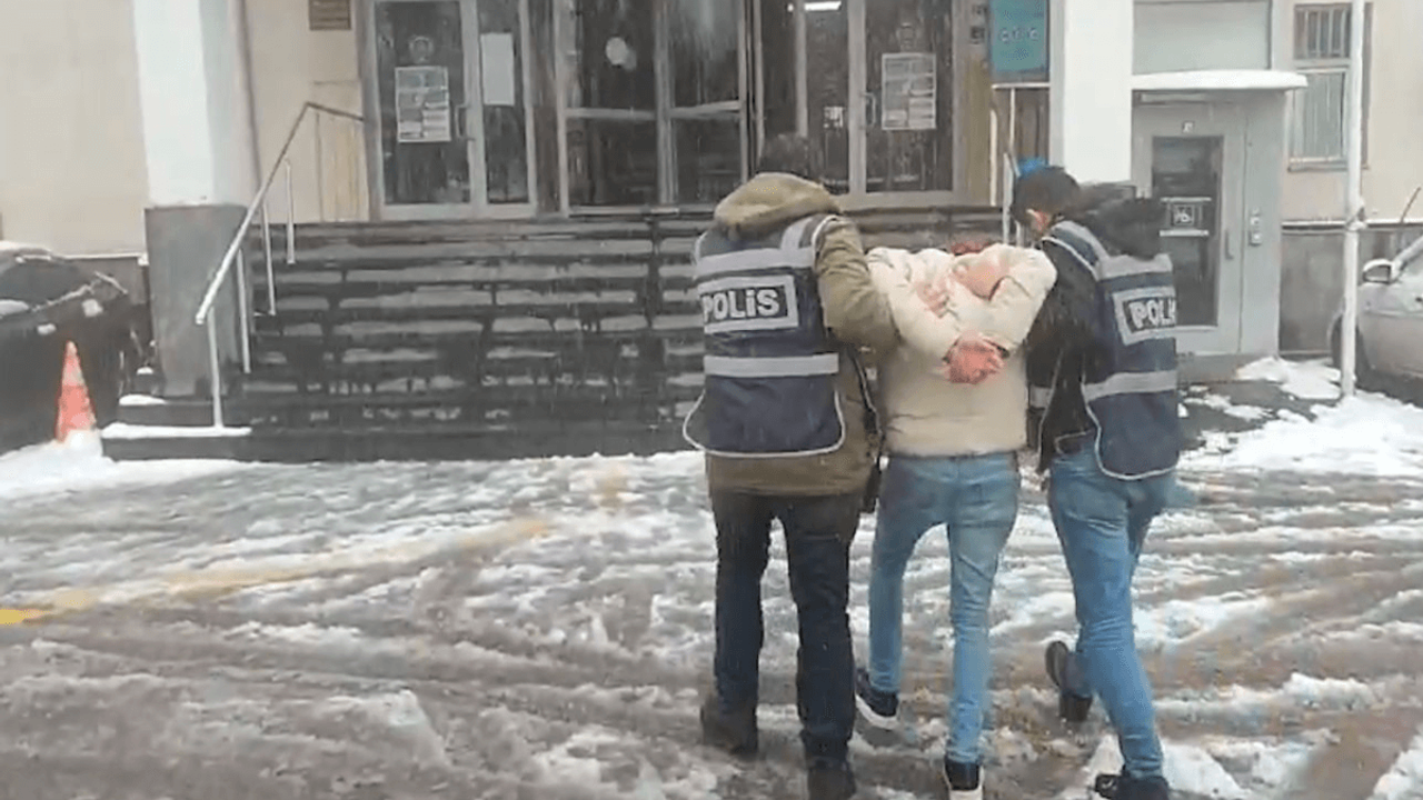 Kayseri’de 11 yıl hapisle aranıyordu! Saklandığı adreste yakalandı!