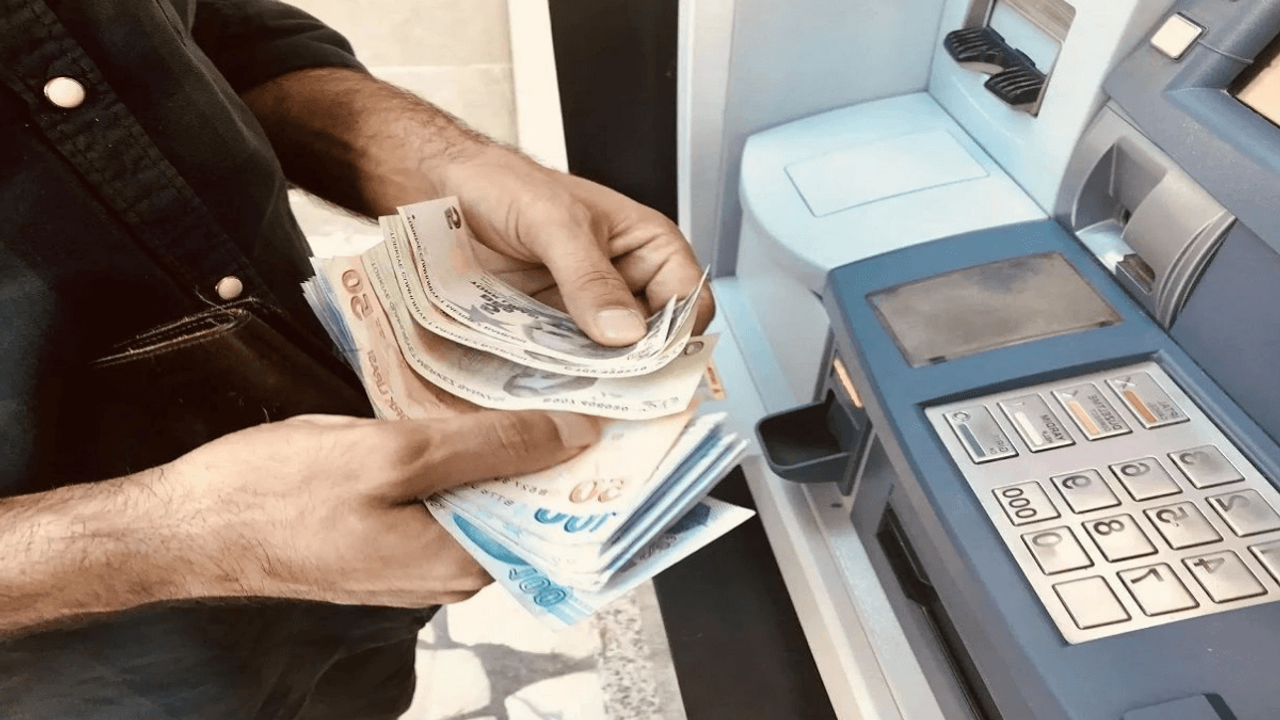 Çifte maaş dönemi tarih oluyor: Emekli olup çalışanların maaşı kesilecek!