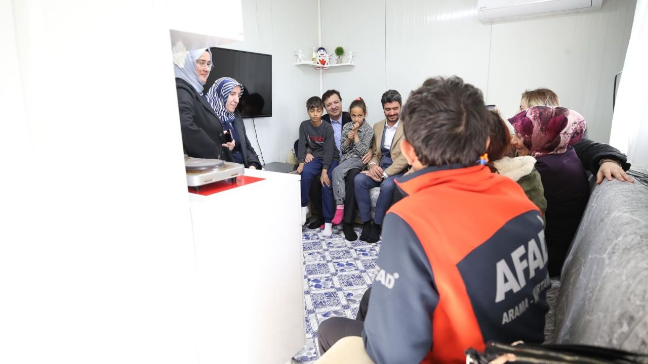 Kayserili genel başkan deprem bölgesinden seslendi: İki yıla rağmen belirsizlik ve umutsuzluk var!