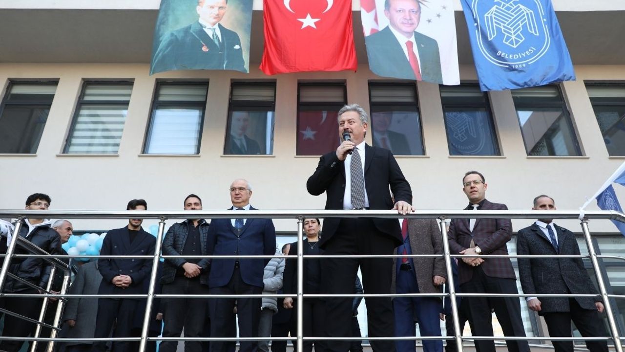 Melikgazi Belediyesi'nde bir ilk! Kütüphaneyi bakın nereye açtılar