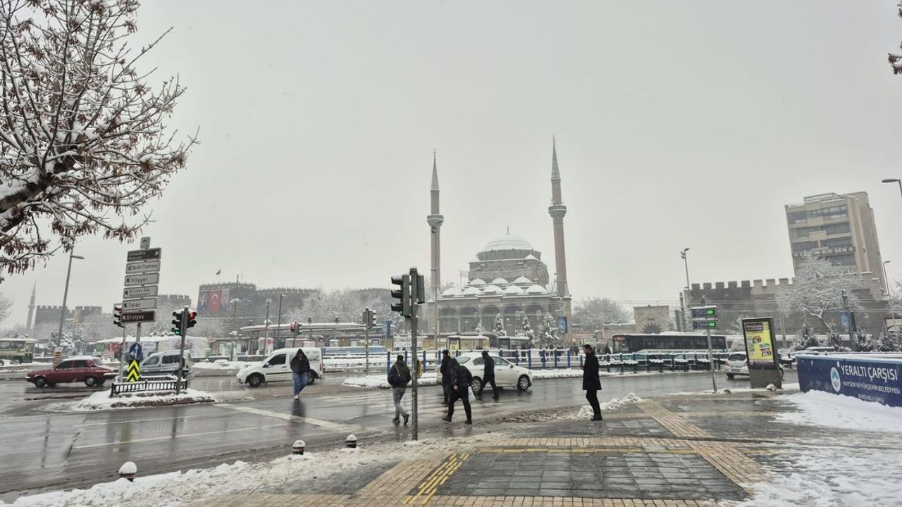 Meteoroloji’den bir uyarı daha! Kayseri’de kar yağışı ne zaman son bulacak?