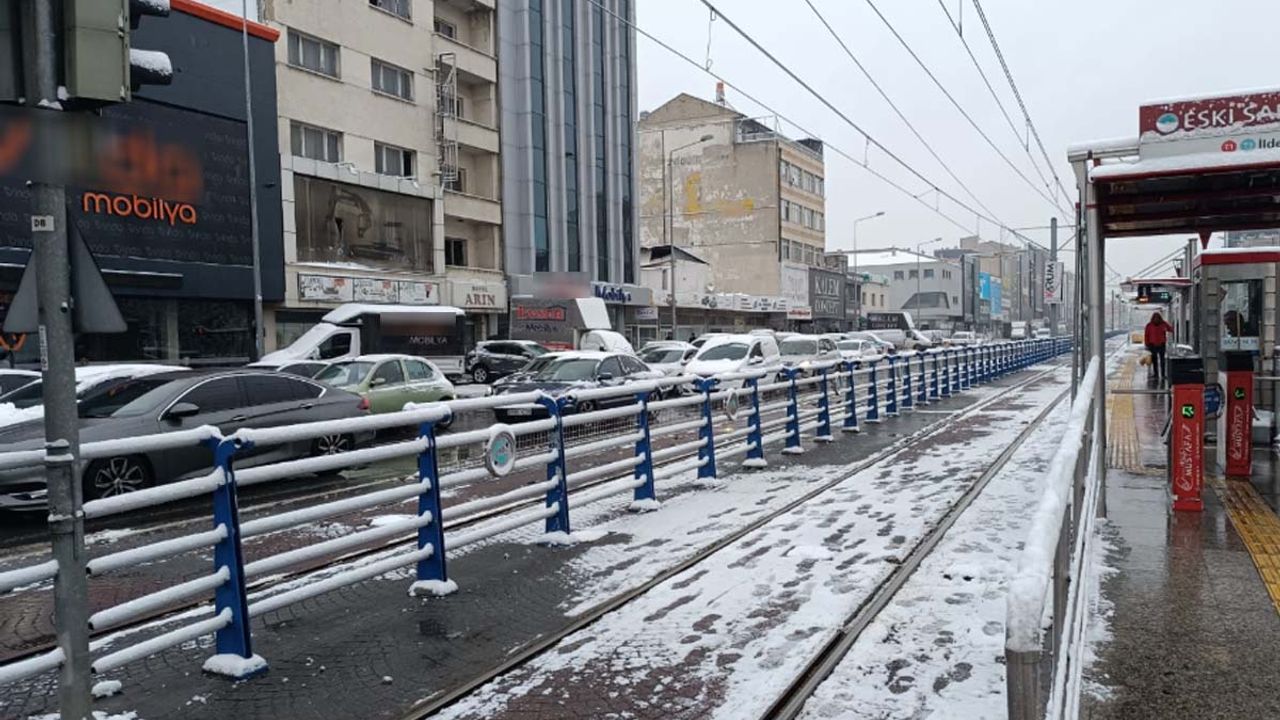 Kayseri’de vergi memurları mobilya mağazalarına kafayı taktı