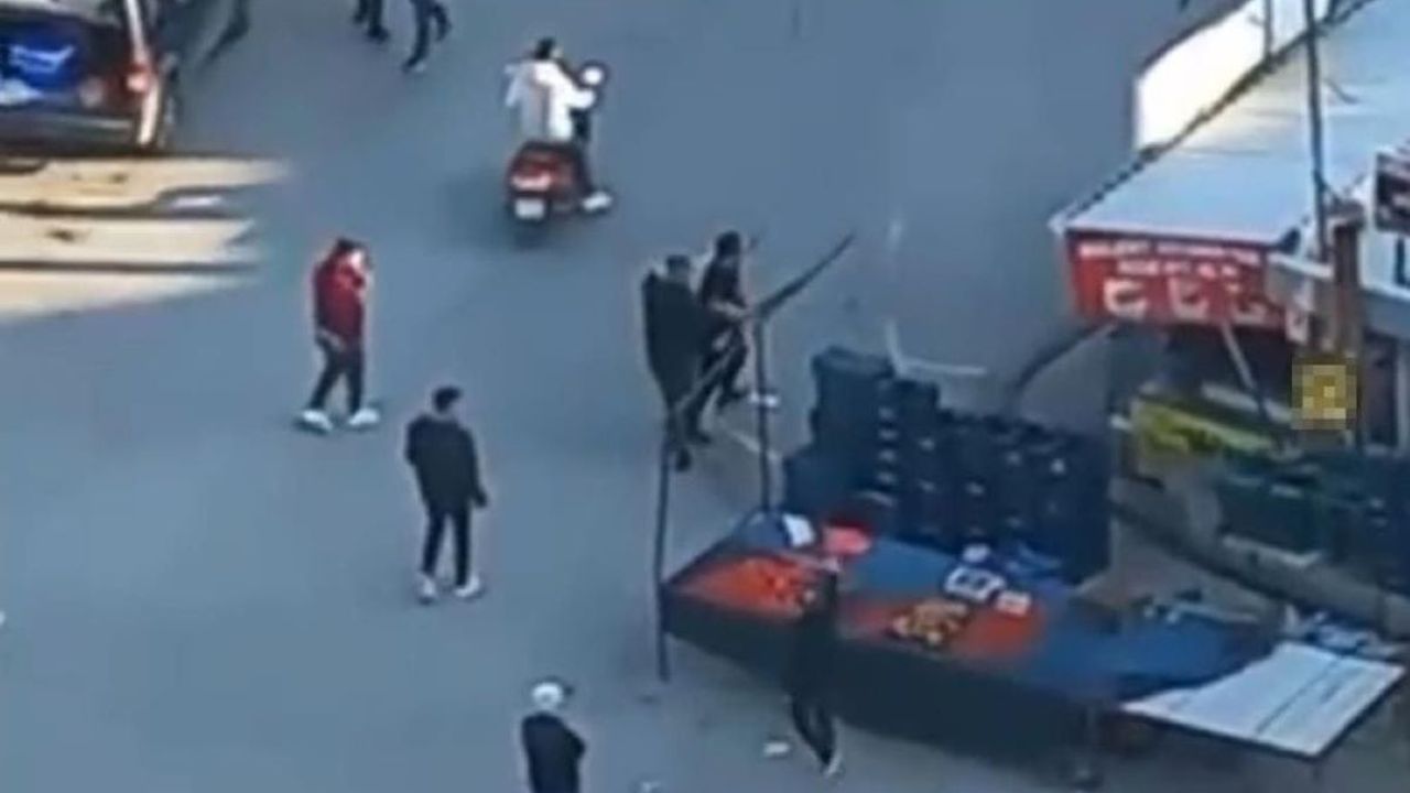 Restorana silahlı saldırı: Yaralılar var!