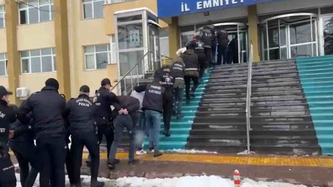 Kayseri'de uyuşturucu operasyonu: 19 kişi yakalandı!