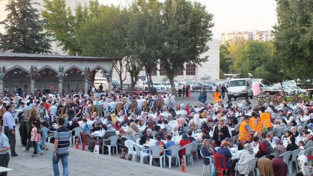 Vakıflar Genel Müdürlüğü, Kayseri’de ücretsiz iftar sofraları kuracak!