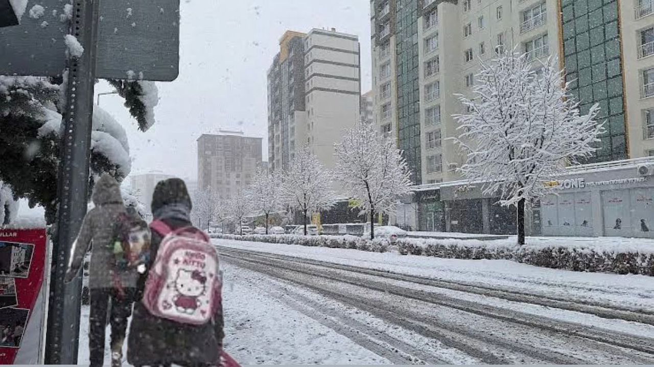 Kayseri'de beklenen haber geldi! Okullar tatil edildi
