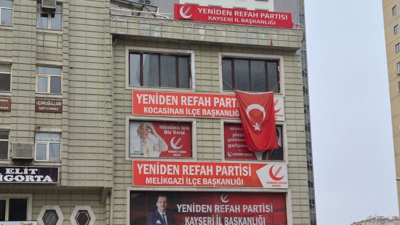 Yeniden Refah Kayseri’de görev değişimi! Bayrağı o isim devraldı