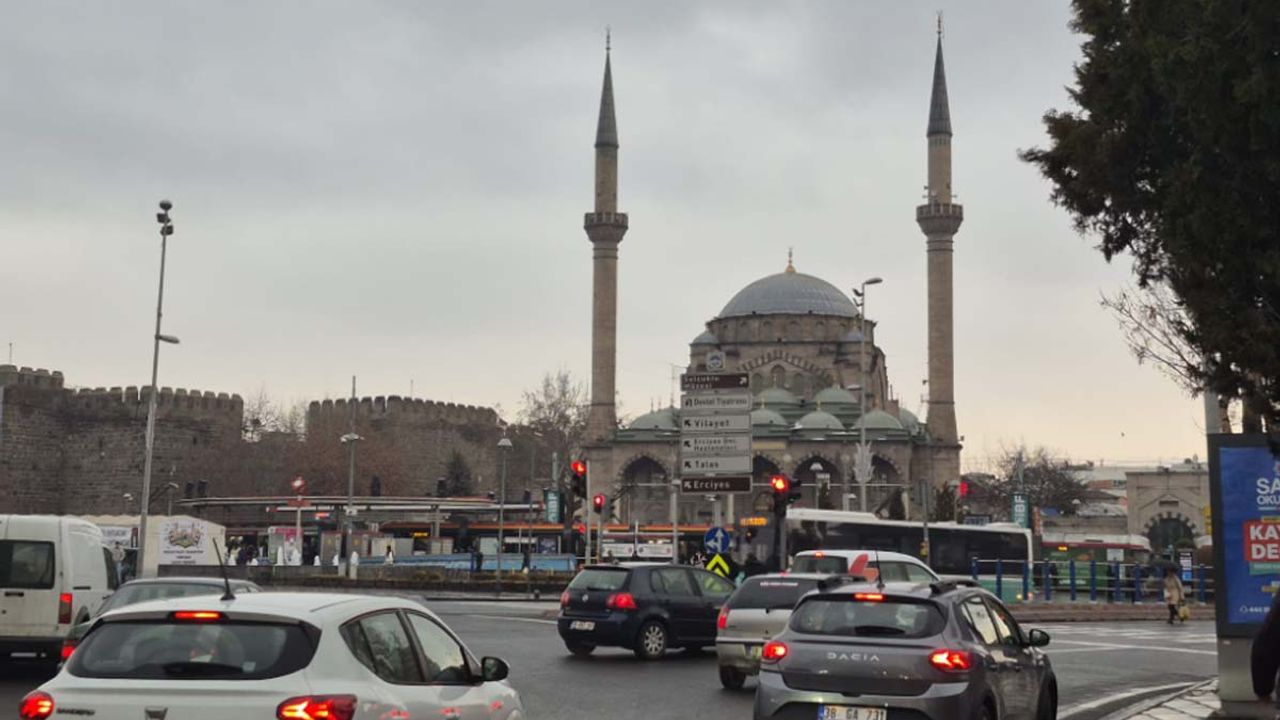 Kayseri güne yağmurla başladı! Yağışlar kara dönecek mi?