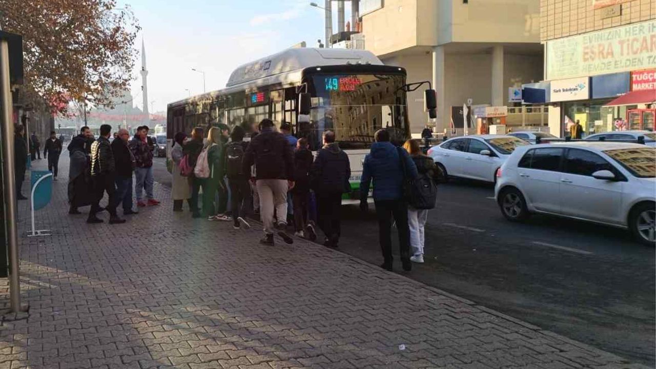 Kayseri'de toplu taşıma seferlerinde büyük değişiklik! İşte yeni saatler ve güncellenen hatlar