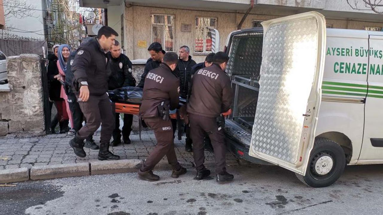 Kayseri'de korkunç olay! 17 yaşındaki kız annesini bıçaklayarak katletti